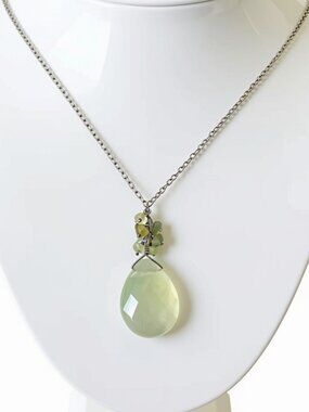 Green Chalcedony Pendant Necklace